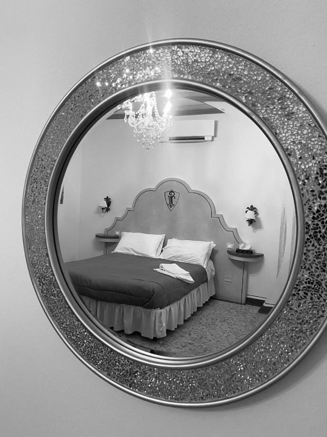 Palazzo Mari Suite & Rooms B&B Montevarchi Eksteriør billede