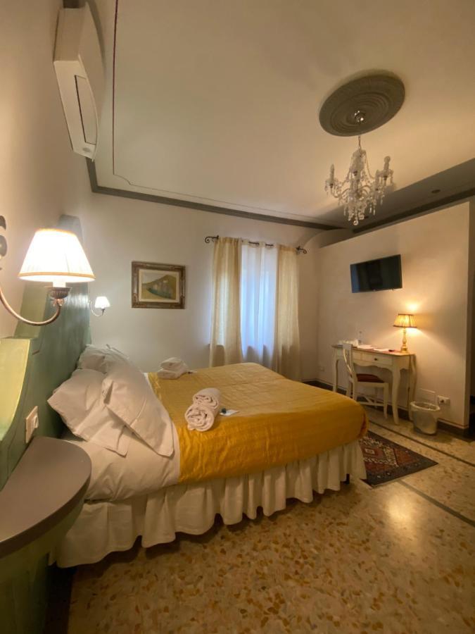 Palazzo Mari Suite & Rooms B&B Montevarchi Eksteriør billede