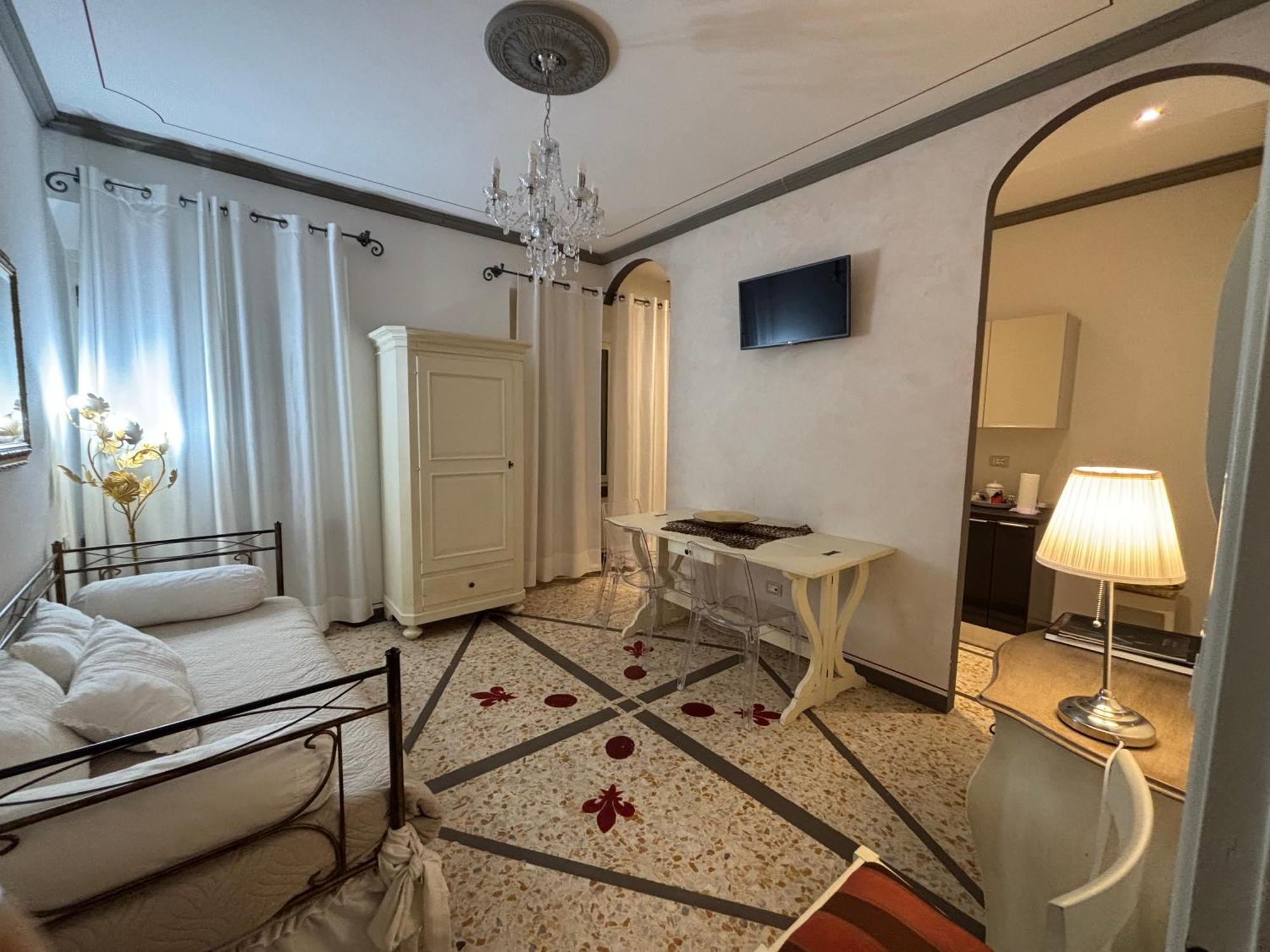 Palazzo Mari Suite & Rooms B&B Montevarchi Eksteriør billede