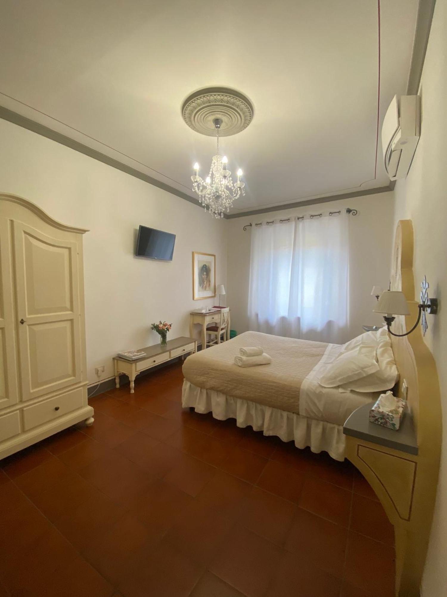 Palazzo Mari Suite & Rooms B&B Montevarchi Eksteriør billede