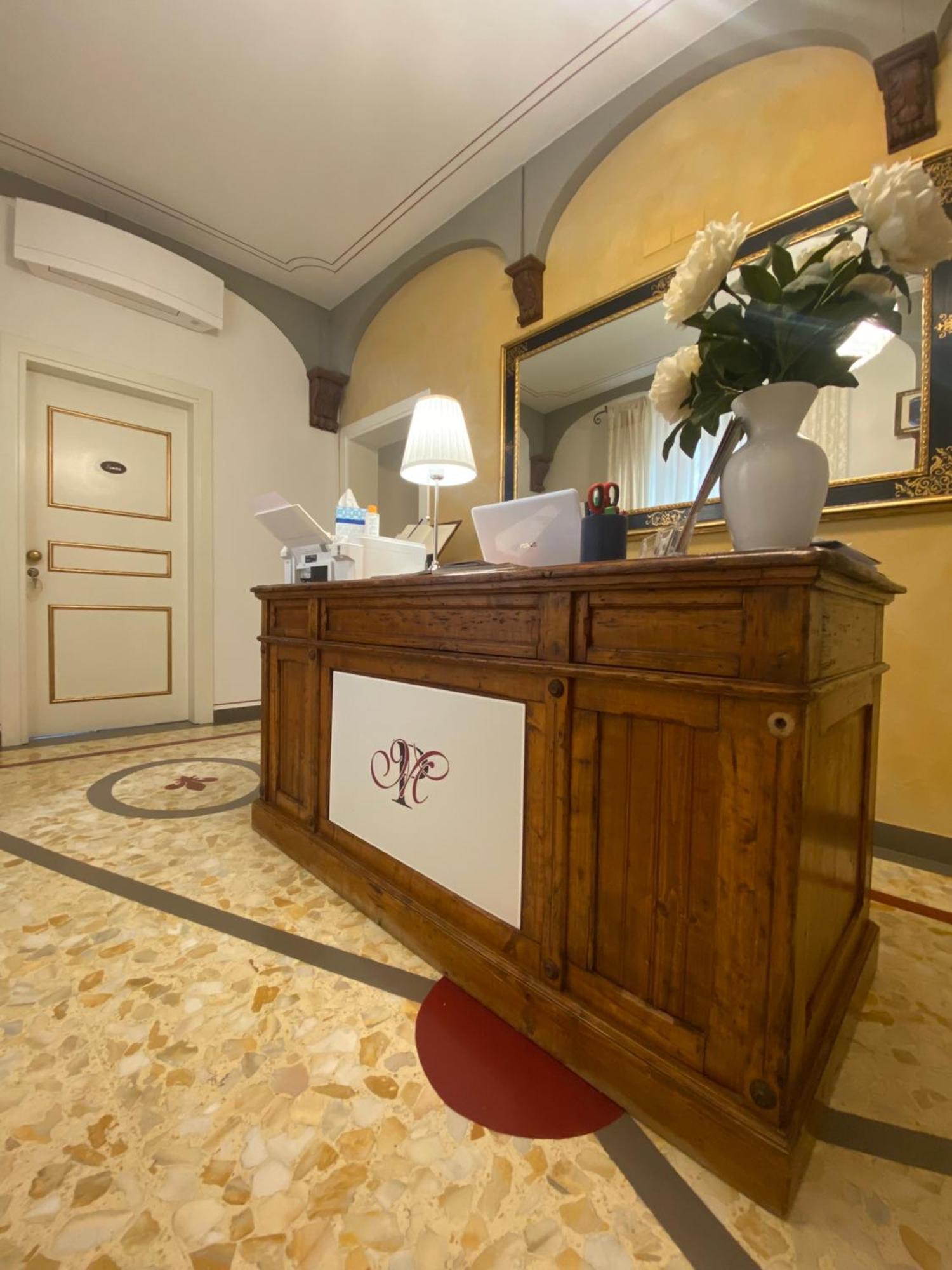 Palazzo Mari Suite & Rooms B&B Montevarchi Eksteriør billede