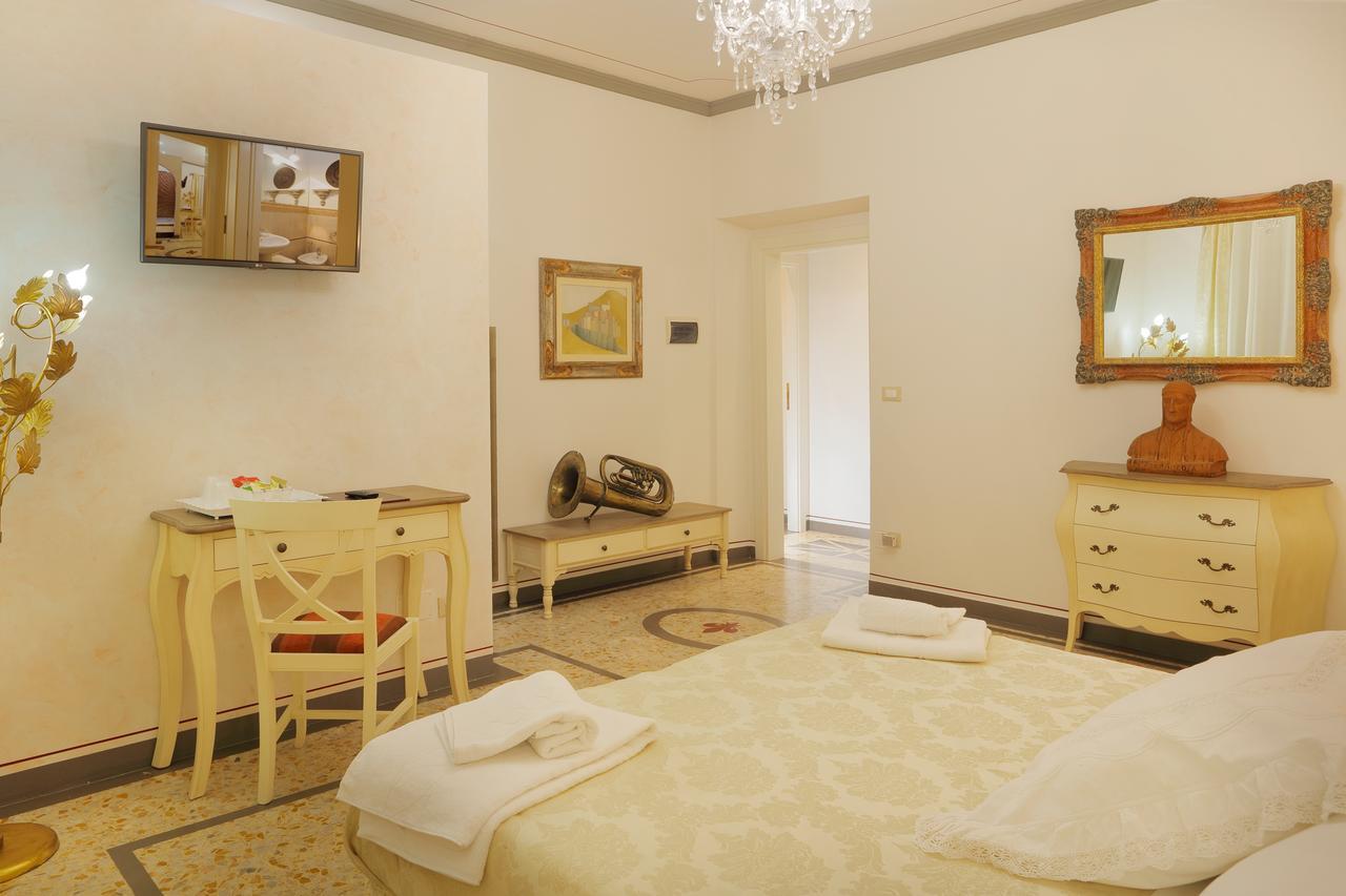 Palazzo Mari Suite & Rooms B&B Montevarchi Eksteriør billede