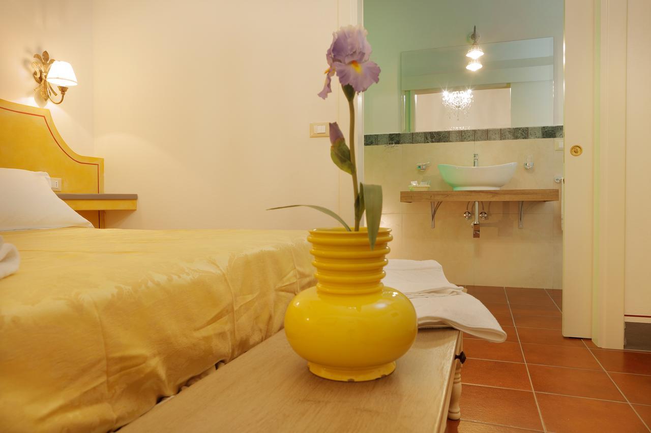 Palazzo Mari Suite & Rooms B&B Montevarchi Eksteriør billede