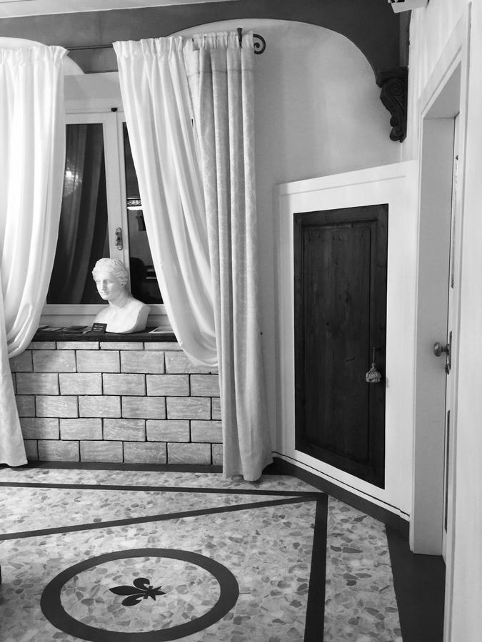 Palazzo Mari Suite & Rooms B&B Montevarchi Eksteriør billede